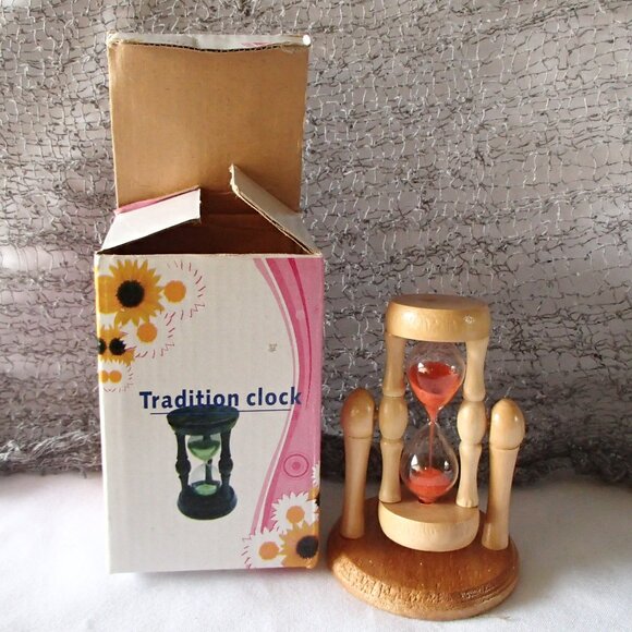 🎉 HOST PICK 🎉 M.A. Witch & Dorothy Dolls, Traditional Glass Sand Timer, Cloth - Picture 8 of 15